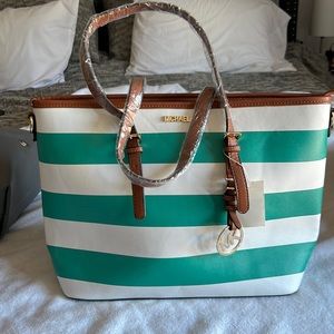 Michael Kors hand bag